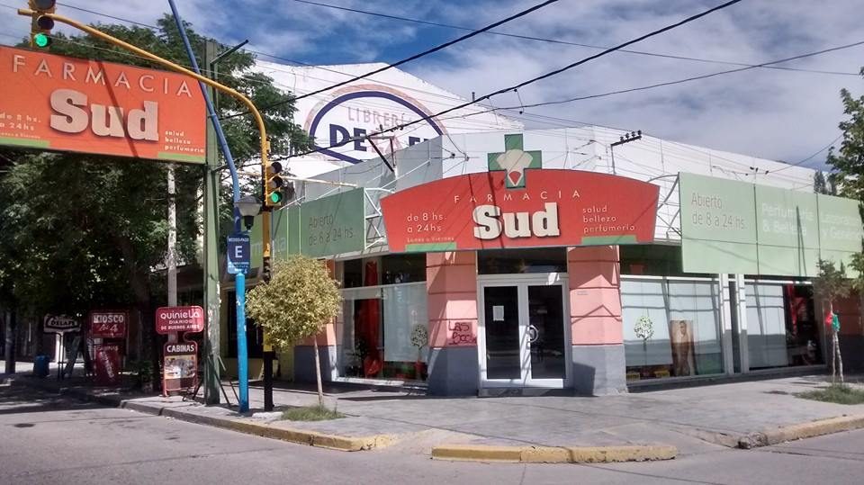 Fachada de la farmacia Sud