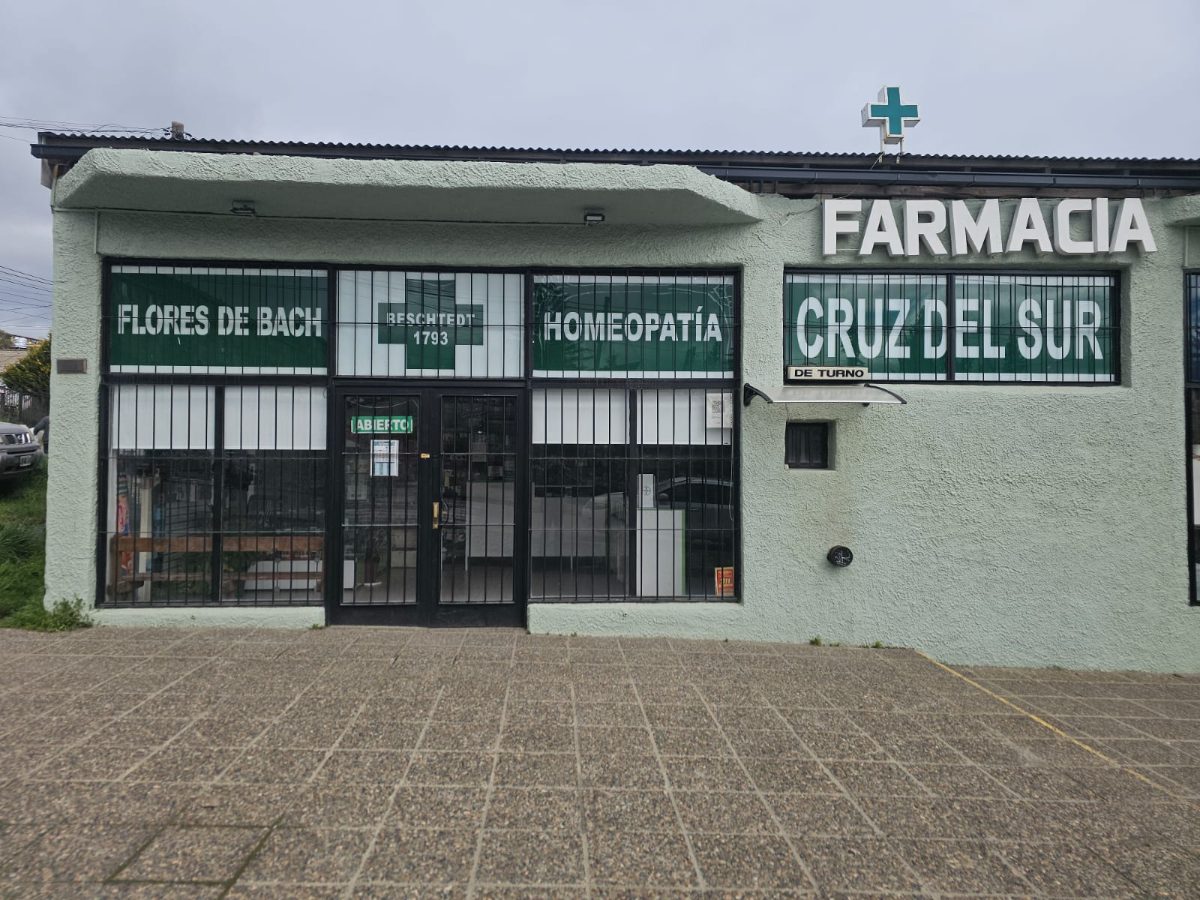Fachada de la farmacia Cruz del Sur