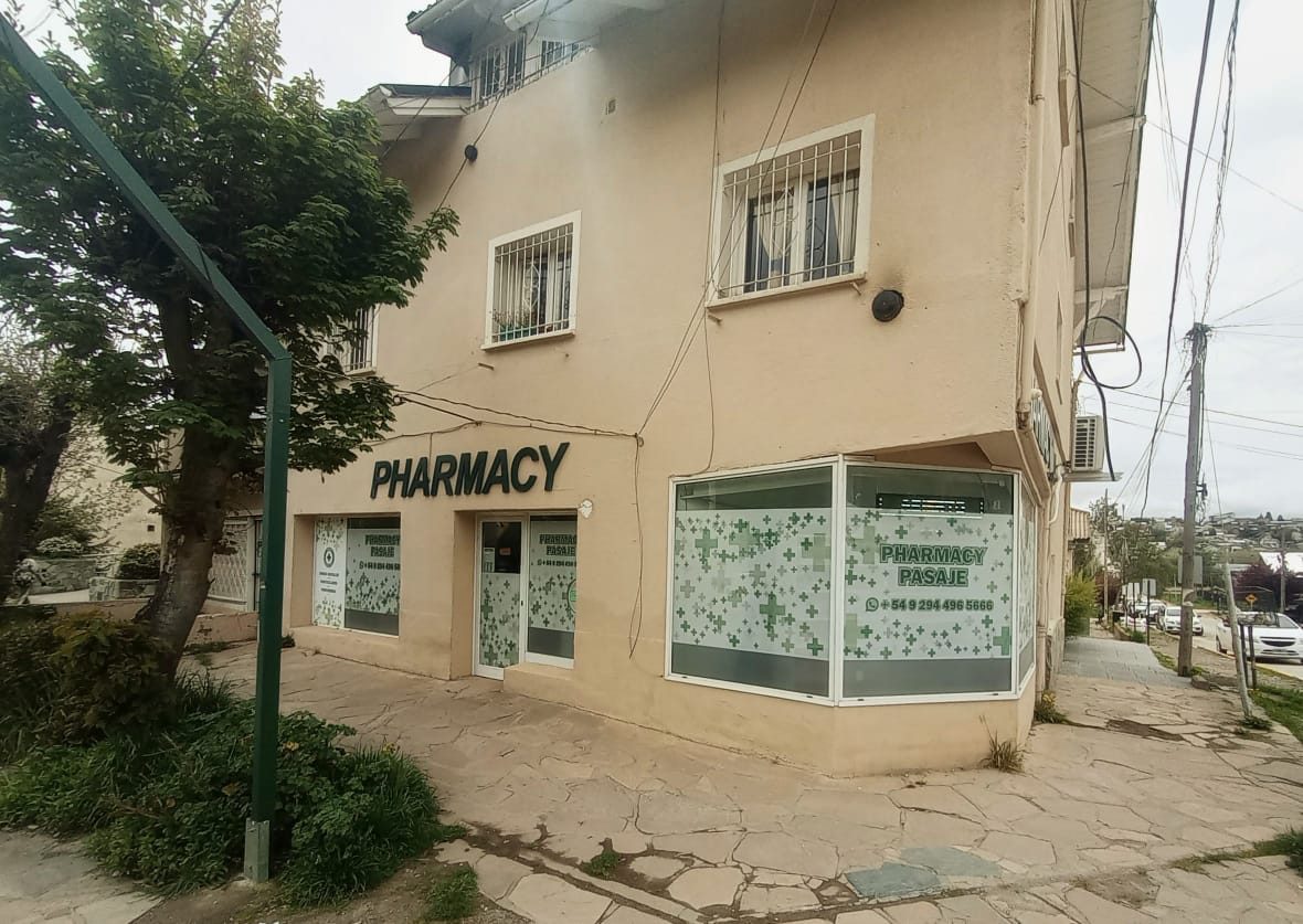 Fachada de la farmacia Pharmacy Pasaje